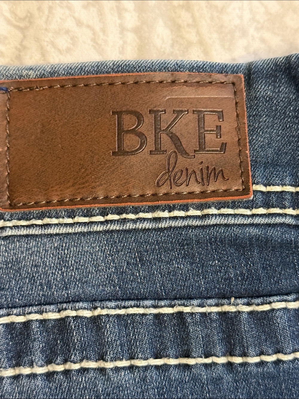 Women's Cropped Jeans in Dark Blue Fade - Classic Five-Pocket - Picture 3 of 4